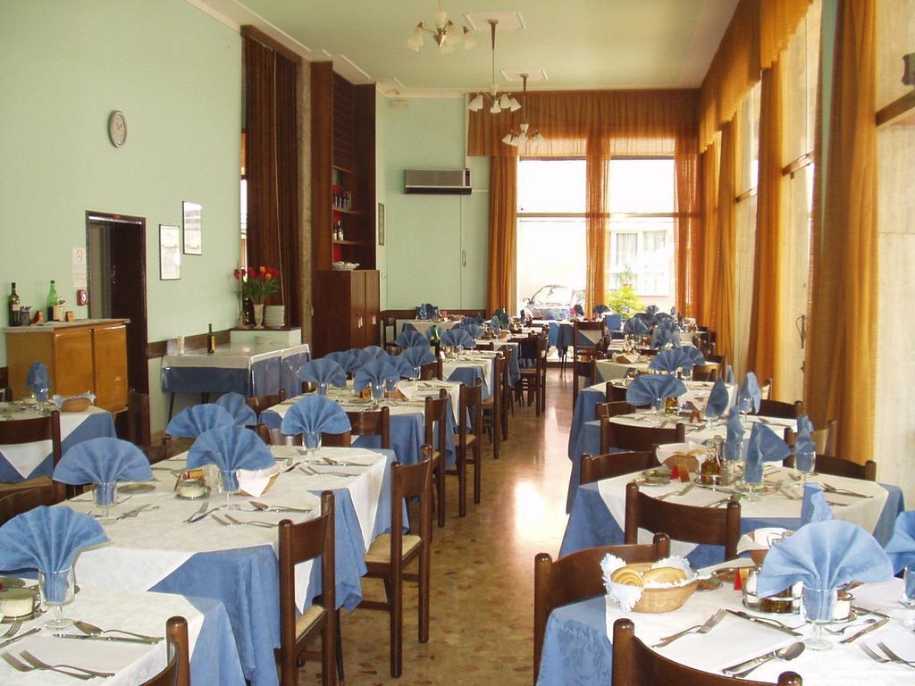 Hotel Britannia Lido di Jesolo Exteriör bild